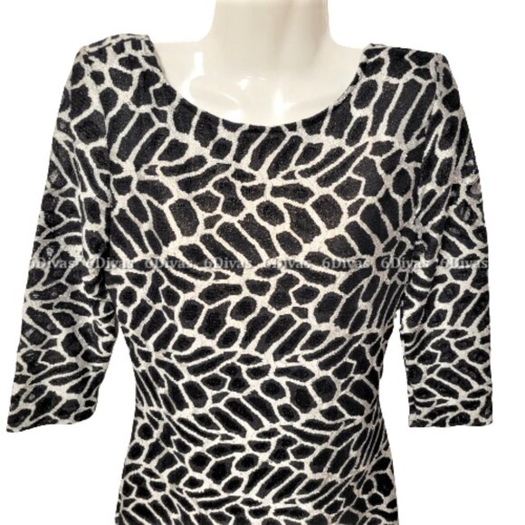 Sexy Long Sleeve Dress Black and White Low Back Dress - Size M / Size L - NEW ! - Picture 5 of 15